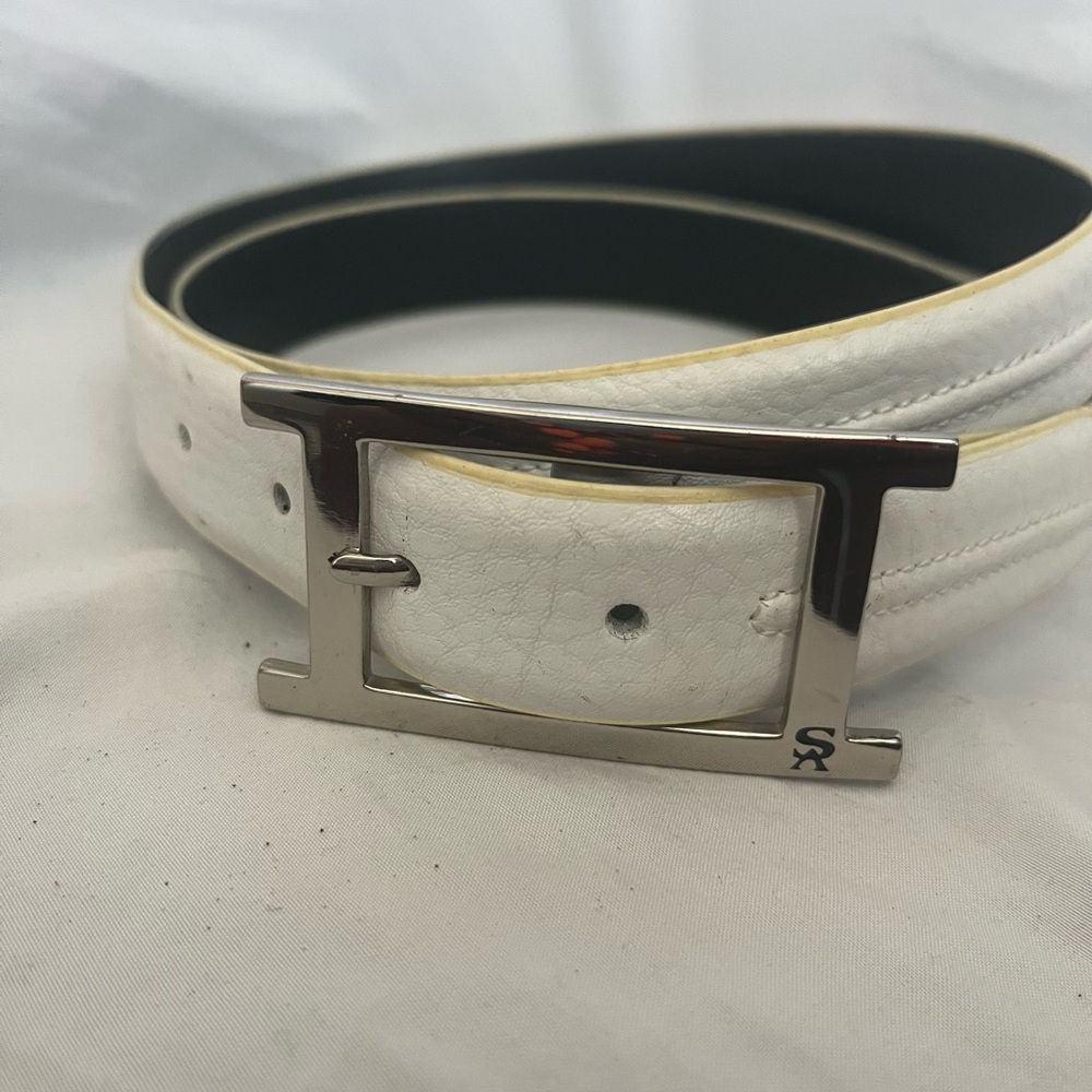 Stacy Adams White and Silver Belt Sleek Design